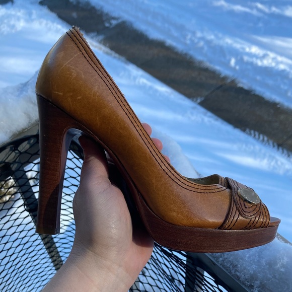 Michael Kors Tan Leather Open Toe Wooden Heels with Gold Logo Button - Picture 6 of 17